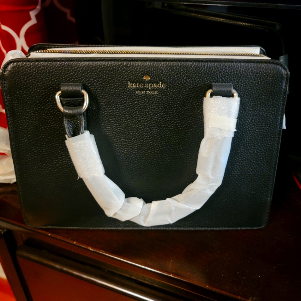 Kate Spade Mulberry Street Pebbled Leather purse